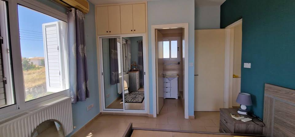 Large townhouse with centralheating in Peyia: https://www.facebook.com/marketplace/item/1235320814914526 (www.facebook.com)