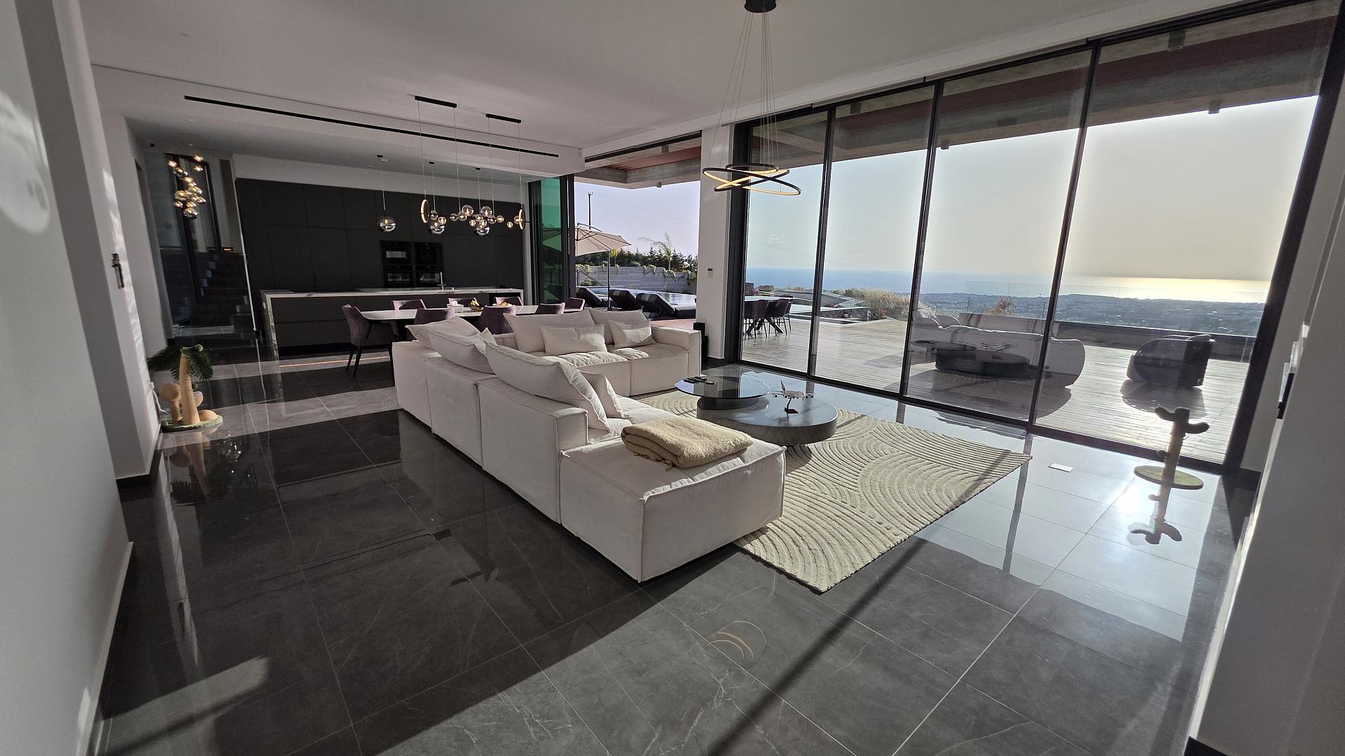 5-bedroom villa in Paphos № 152717: https://dom.com.cy/en/catalog/sale/152717/ (dom.com.cy)