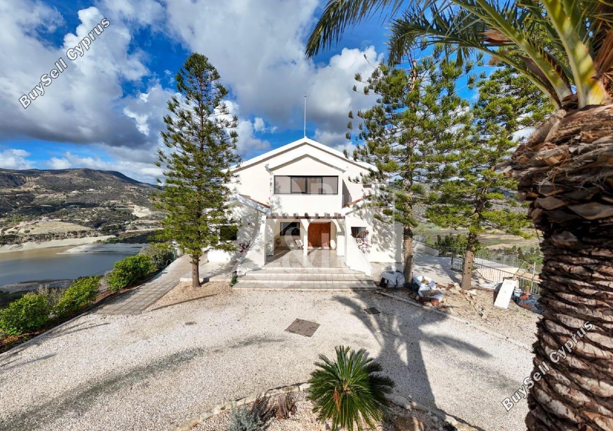 7 Bedroom Detached house to rent in Foinikaria, Limassol: https://www.buysellcyprus.com/property-for-rent/limassol/foinikaria/7-bed-detached-house-to-rent-foinikaria-limassol-1797614.html (www.buysellcyprus.com)