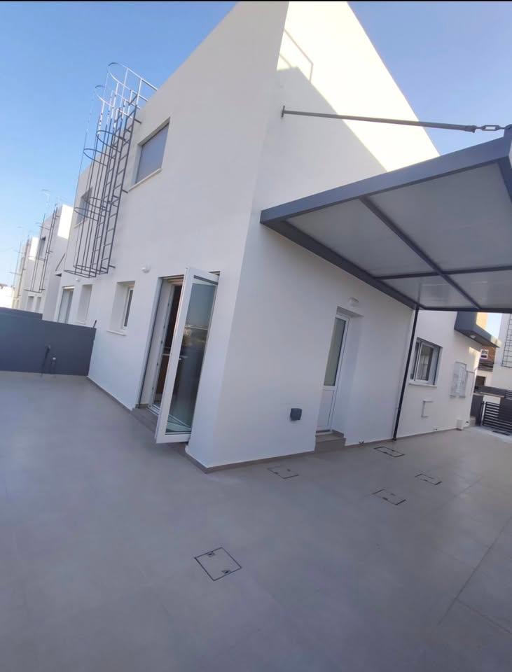 3 Bedroom Semi Detached House (All Bills Included): https://www.facebook.com/marketplace/item/29604228602558433 (www.facebook.com)