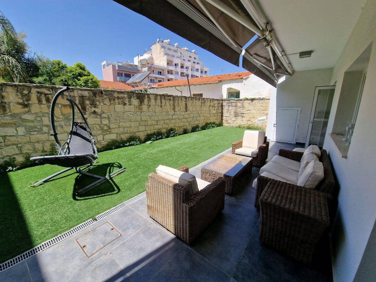 5-bedroom villa in Limassol №152064: https://dom.com.cy/en/catalog/rent/152064/ (dom.com.cy)