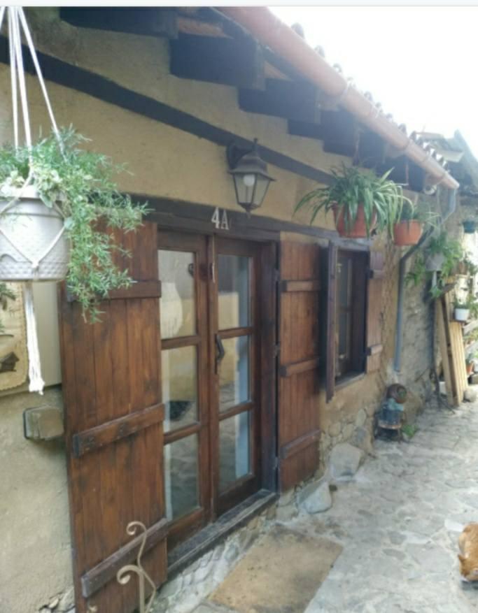 ΠΩΛΕΙΤΑΙ / FOR SALE
Διώροφη διατηρητέα κατοικία 
Two-storey one-bedroom house.: https://www.facebook.com/marketplace/item/23867650609525447 (www.facebook.com)