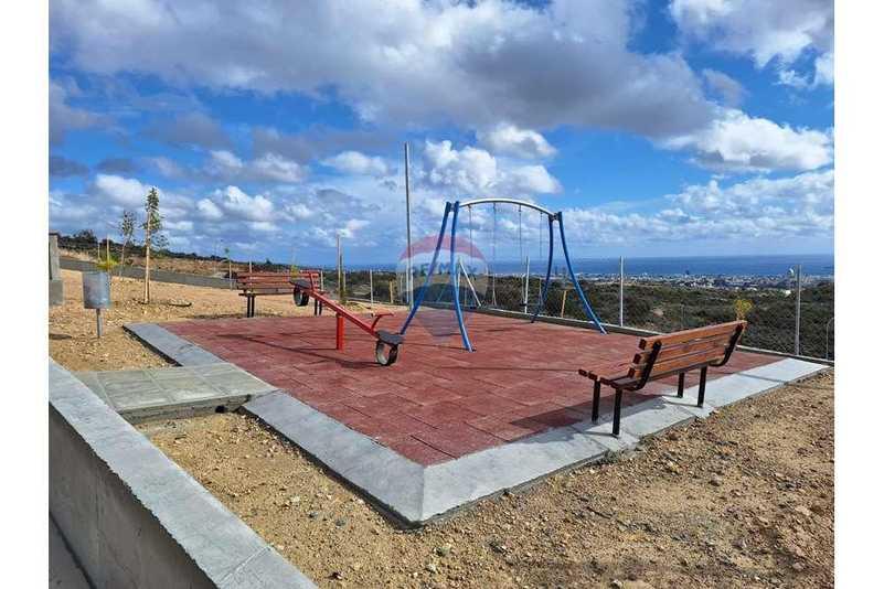 Residential land 847 m²: https://www.bazaraki.com/adv/5798081_residential-land-847-m2 (www.bazaraki.com)