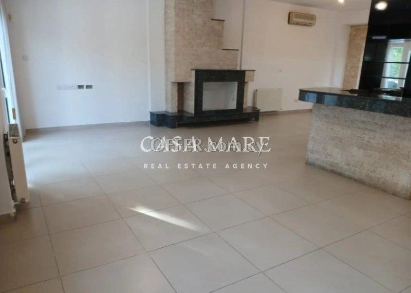 4 bedrooms House in Aglantzia: https://www.offer.com.cy/en/4-bedrooms-house-in-aglantzia/21-816450/ (www.offer.com.cy)