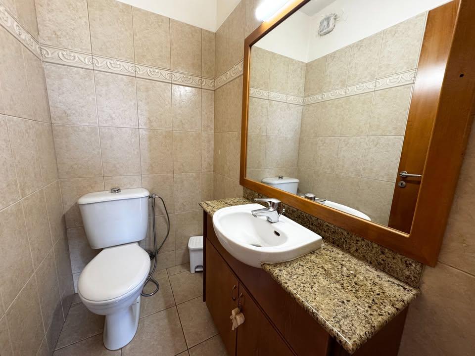 3 beds 2 baths Flat/apartment: https://www.facebook.com/marketplace/item/655215410652429 (www.facebook.com)
