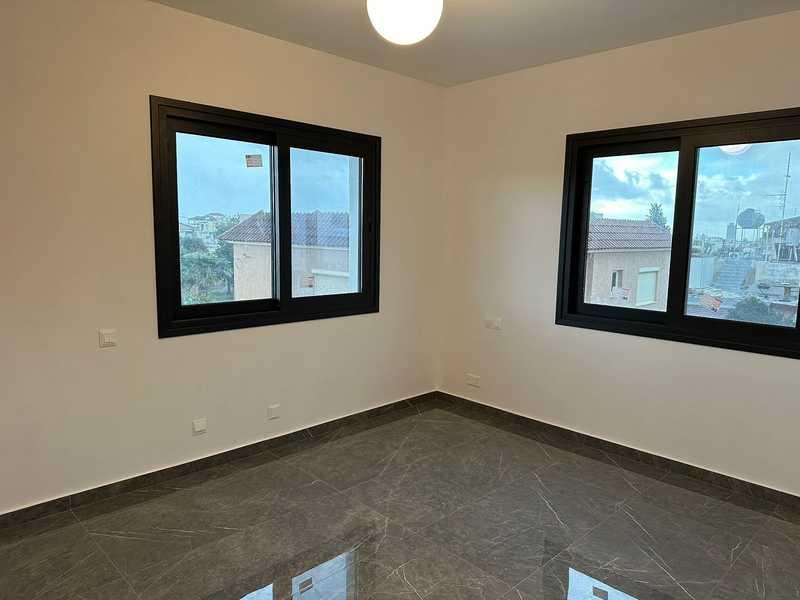 3-bedroom apartment to rent: https://www.bazaraki.com/adv/5787816_3-bedroom-apartment-to-rent (www.bazaraki.com)