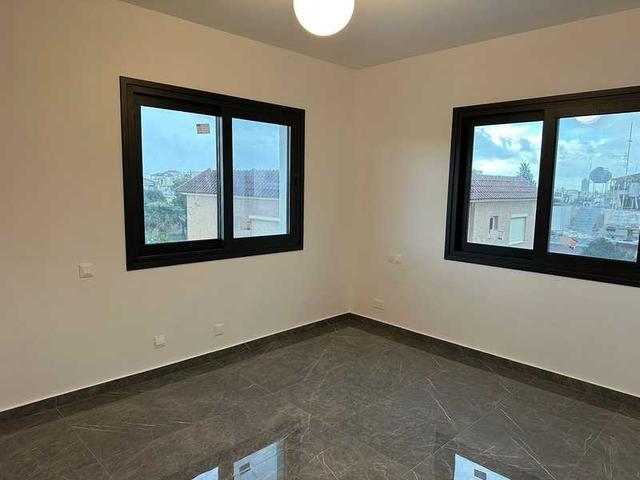 3-bedroom apartment to rent: https://www.bazaraki.com/adv/5787816_3-bedroom-apartment-to-rent (www.bazaraki.com)