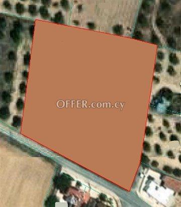 Large Residential Piece Of Land 8630 Sq.M. In Athienou, Larnaka: https://www.offer.com.cy/en/large-residential-piece-of-land-8630-sq-m-in-athienou-larnaka/21-758385/ (www.offer.com.cy)