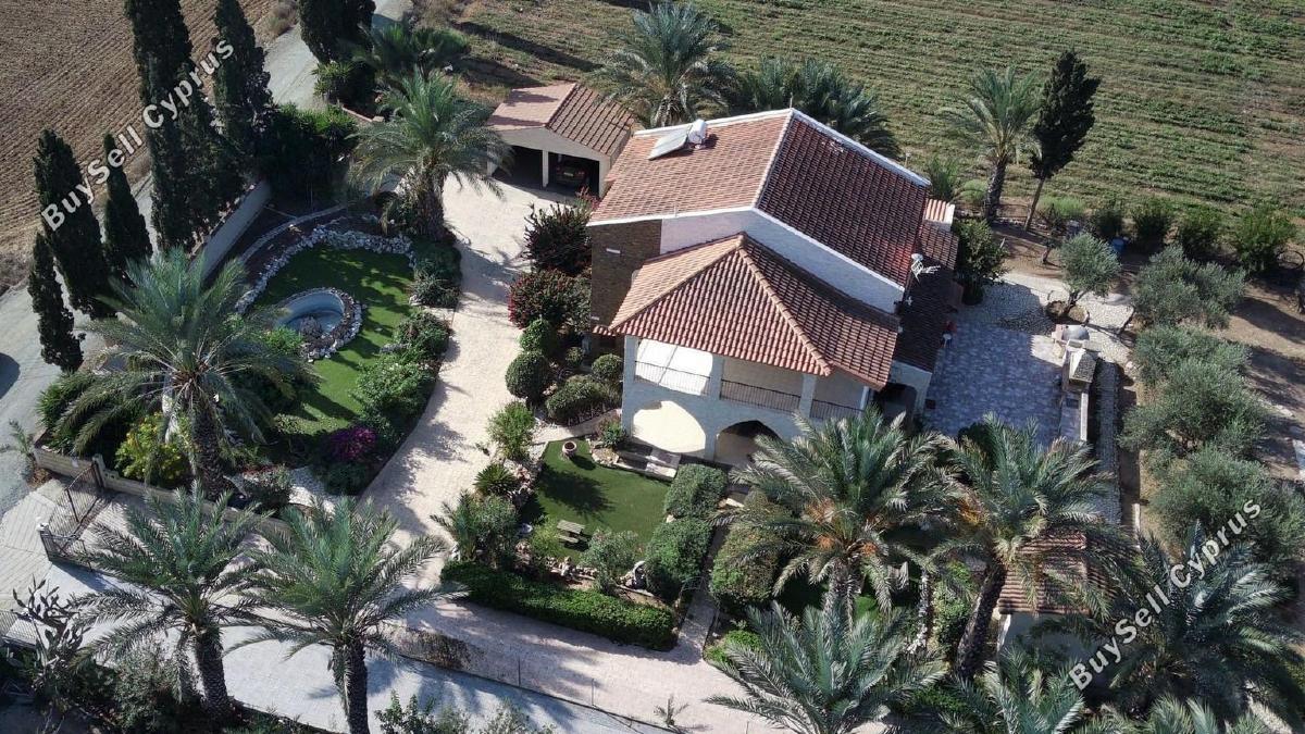 5 Bedroom Detached house for sale in Pervolia, Larnaca: https://www.buysellcyprus.com/property-for-sale/larnaca/pervolia/5-bed-detached-house-for-sale-pervolia-larnaca-1796724.html (www.buysellcyprus.com)