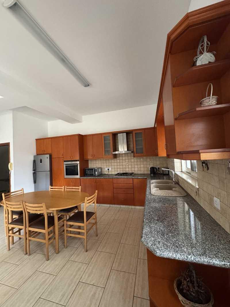 4-bedroom semi-detached to rent: https://www.bazaraki.com/adv/5793622_4-bedroom-semi-detached-to-rent (www.bazaraki.com)