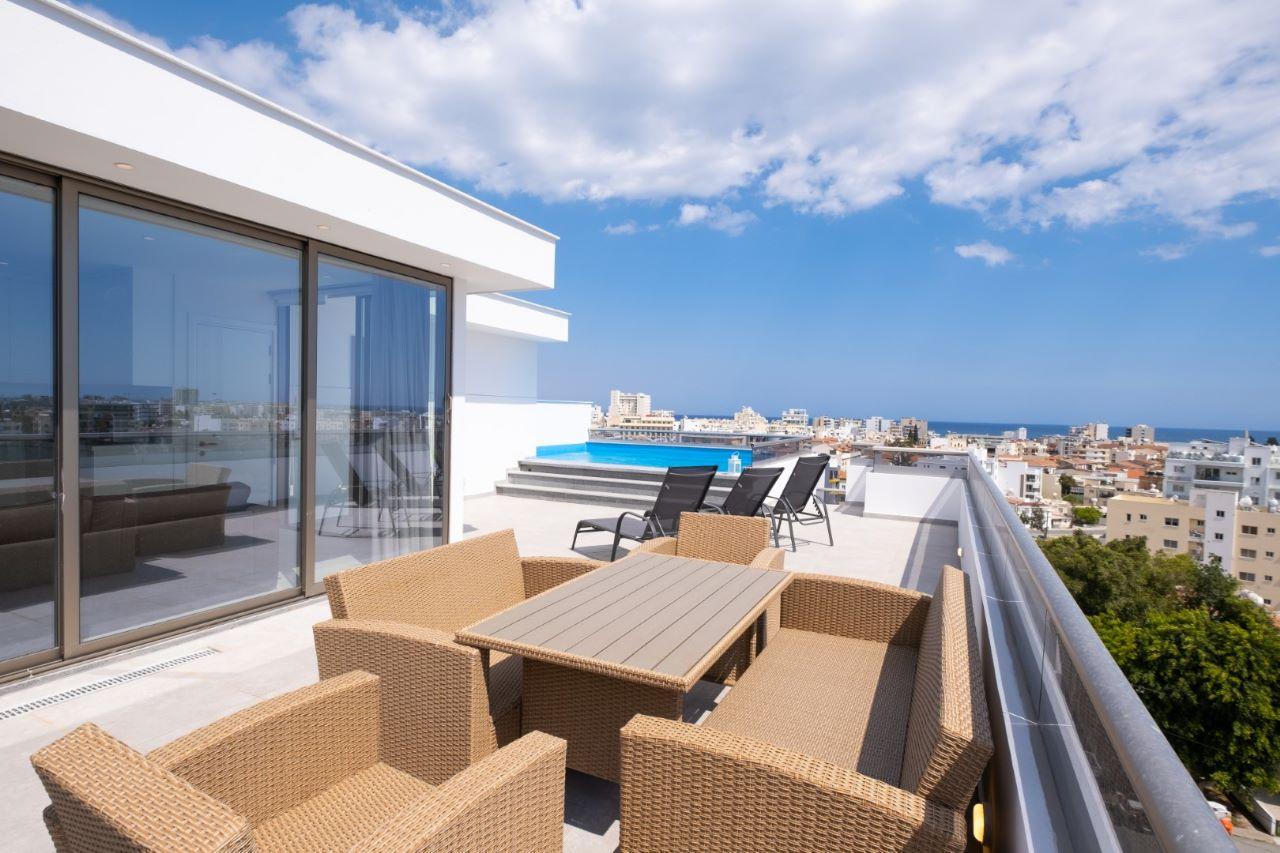 New 6-bedroom penthouse for rent in Town Center Larnaca, Cyprus. - Object № 150079: https://dom.com.cy/en/catalog/rent/150079/ (dom.com.cy)