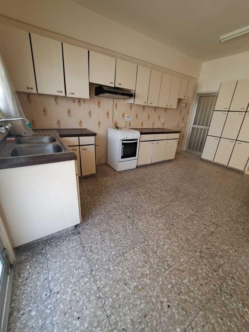 3-bedroom apartment to rent: https://www.bazaraki.com/adv/5768603_3-bedroom-apartment-to-rent (www.bazaraki.com)