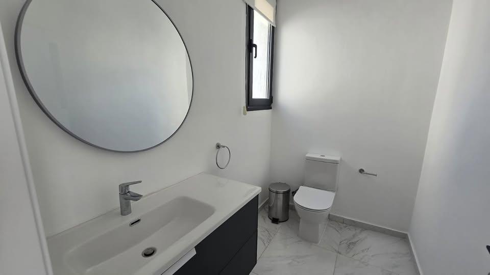 3 Beds 2.5 Baths House: https://www.facebook.com/marketplace/item/698778139256348 (www.facebook.com)