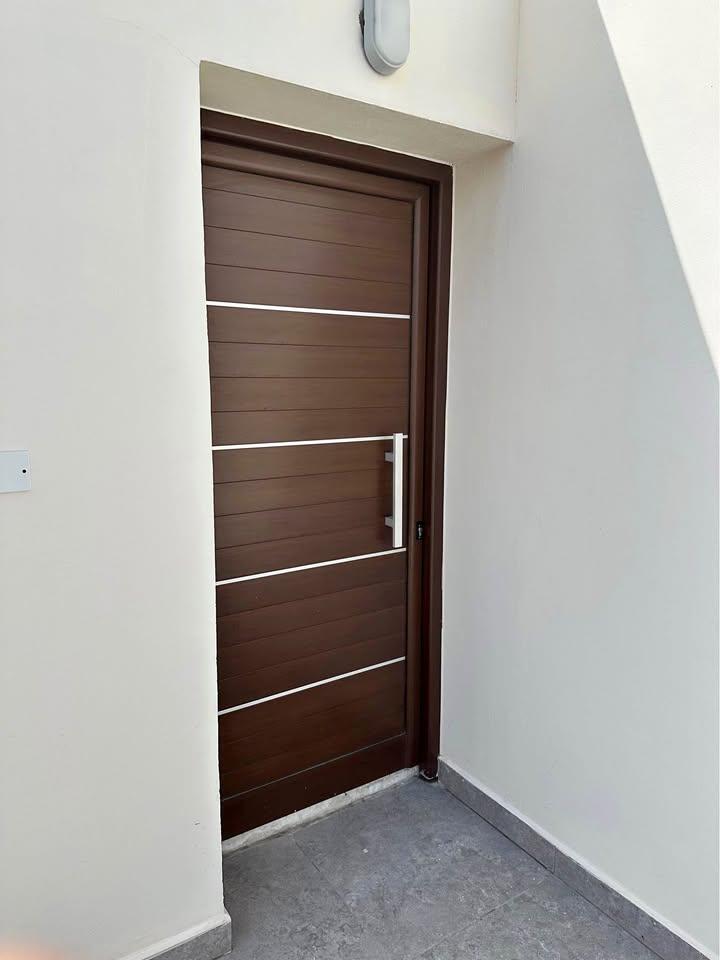 Studio: https://www.facebook.com/marketplace/item/1367424091006074 (www.facebook.com)