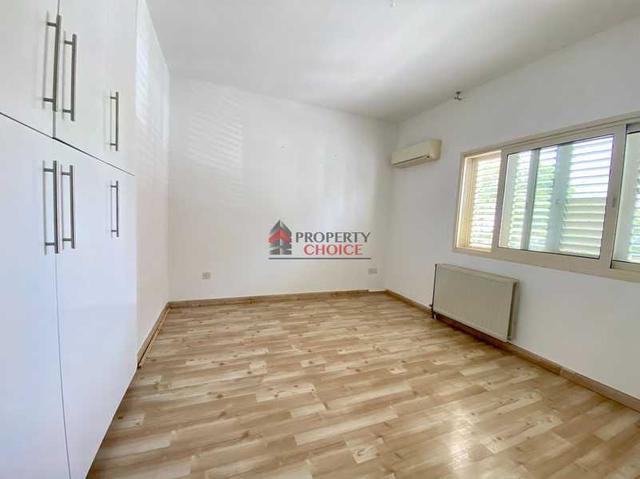 3-bedroom apartment to rent: https://www.bazaraki.com/adv/5787113_3-bedroom-apartment-to-rent (www.bazaraki.com)