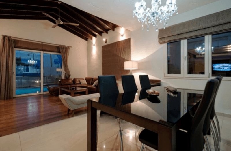 6-bedroom villa for sale: https://www.bazaraki.com/adv/5792775_6-bedroom-villa-for-sale (www.bazaraki.com)