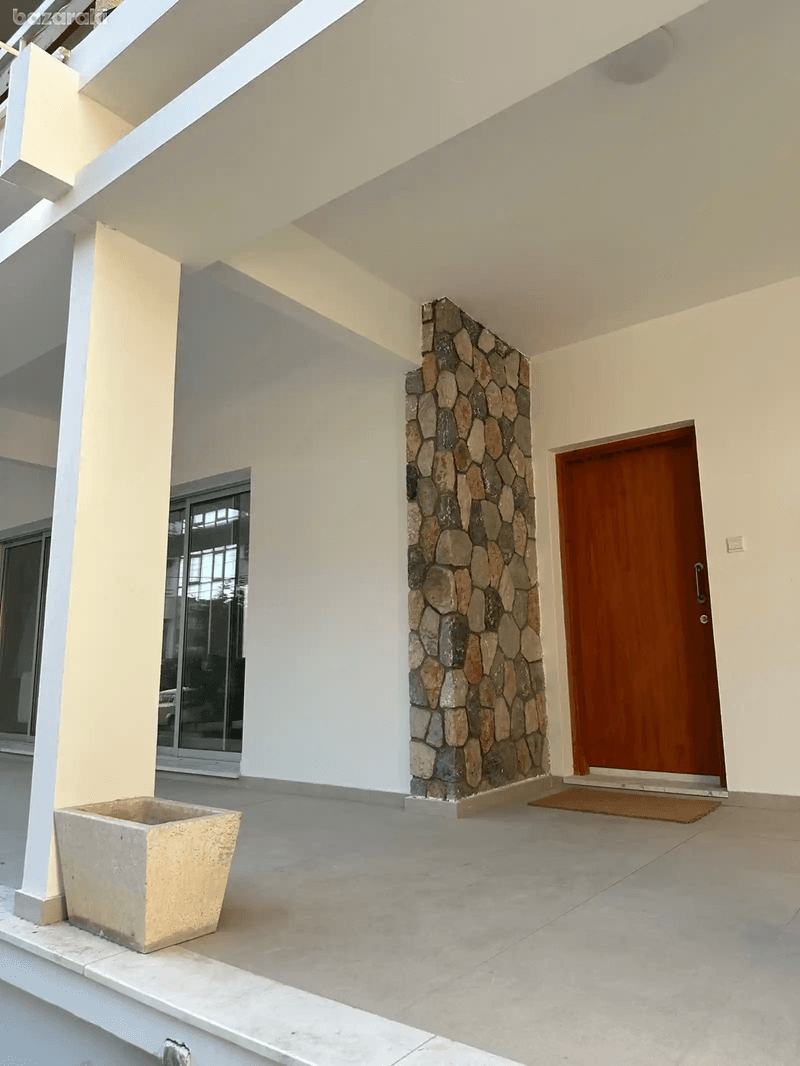 2-bedroom apartment to rent: https://www.bazaraki.com/adv/5798698_2-bedroom-apartment-to-rent (www.bazaraki.com)
