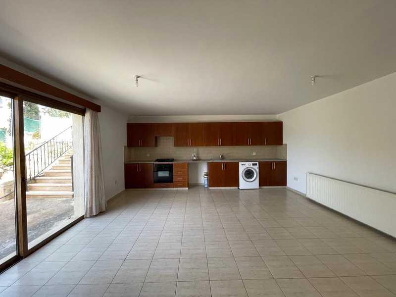 6-bedroom detached house to rent: https://www.bazaraki.com/adv/5797226_6-bedroom-detached-house-to-rent (www.bazaraki.com)