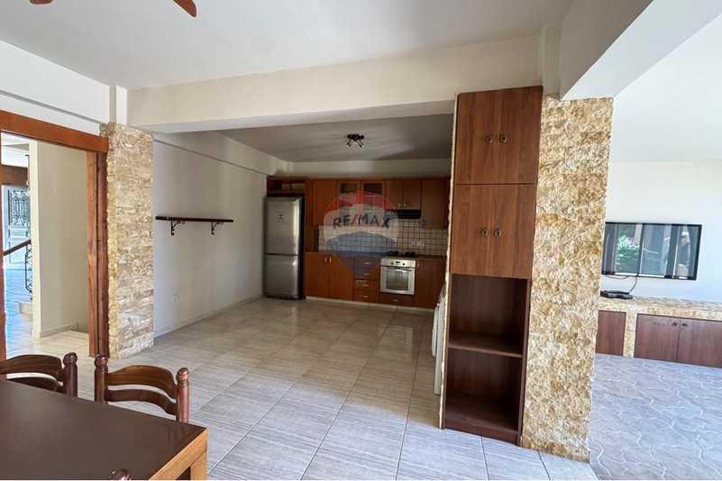 5-bedroom detached house for sale: https://www.bazaraki.com/adv/5789320_5-bedroom-detached-house-for-sale (www.bazaraki.com)