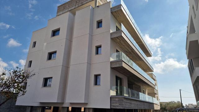 New 3-bedroom flat in Paphos № 153678: https://dom.com.cy/en/catalog/sale/153678/ (dom.com.cy)