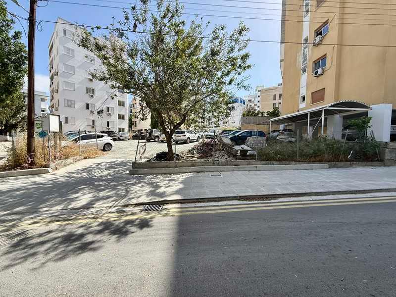 Residential land 644 m²: https://www.bazaraki.com/adv/5796606_residential-land-644-m2 (www.bazaraki.com)