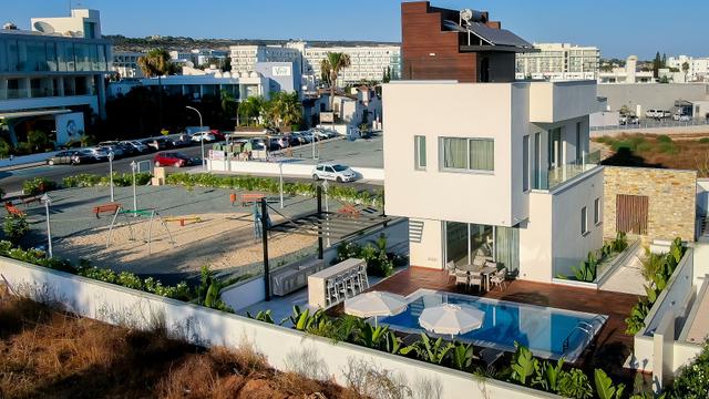 New 4-bedroom villa in Famagusta № 152536: https://dom.com.cy/en/catalog/sale/152536/ (dom.com.cy)