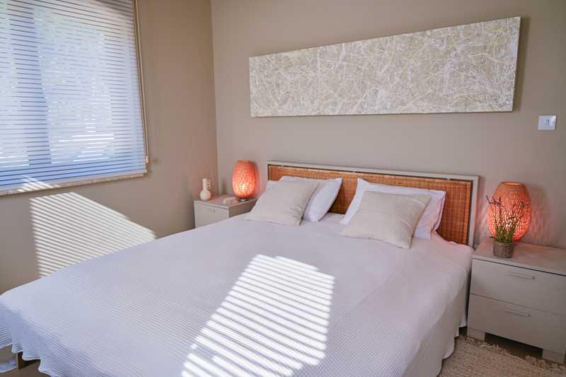 6-bedroom villa for sale: https://www.bazaraki.com/adv/5795687_6-bedroom-villa-for-sale (www.bazaraki.com)