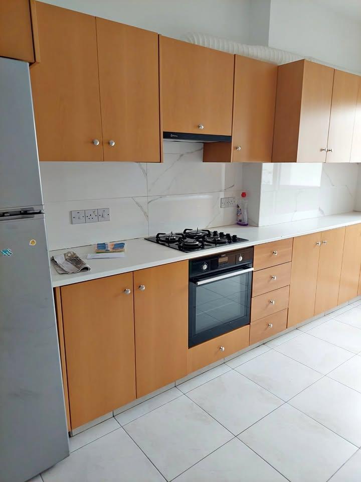 3 beds 1 bath Flat/apartment: https://www.facebook.com/marketplace/item/1485648409483909 (www.facebook.com)