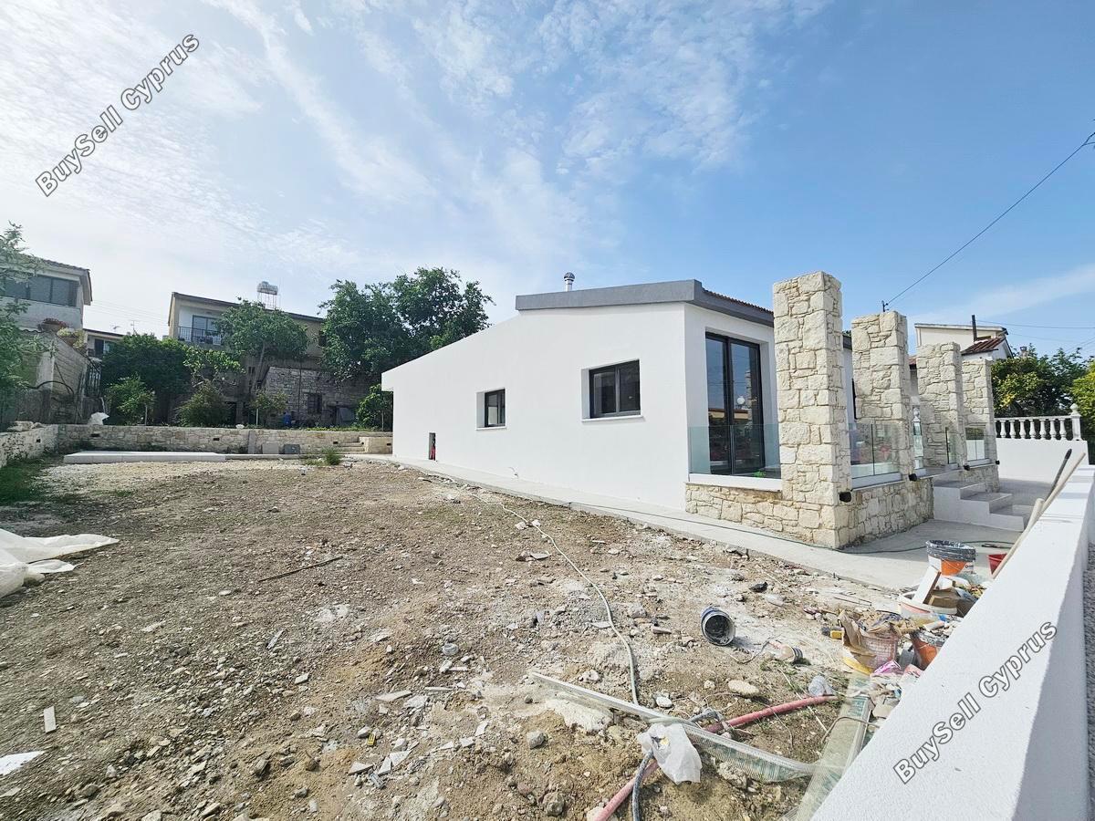 3 Bedroom Bungalow for sale in Polemi, Paphos: https://www.buysellcyprus.com/property-for-sale/paphos/polemi/3-bed-bungalow-for-sale-polemi-paphos-1799395.html (www.buysellcyprus.com)