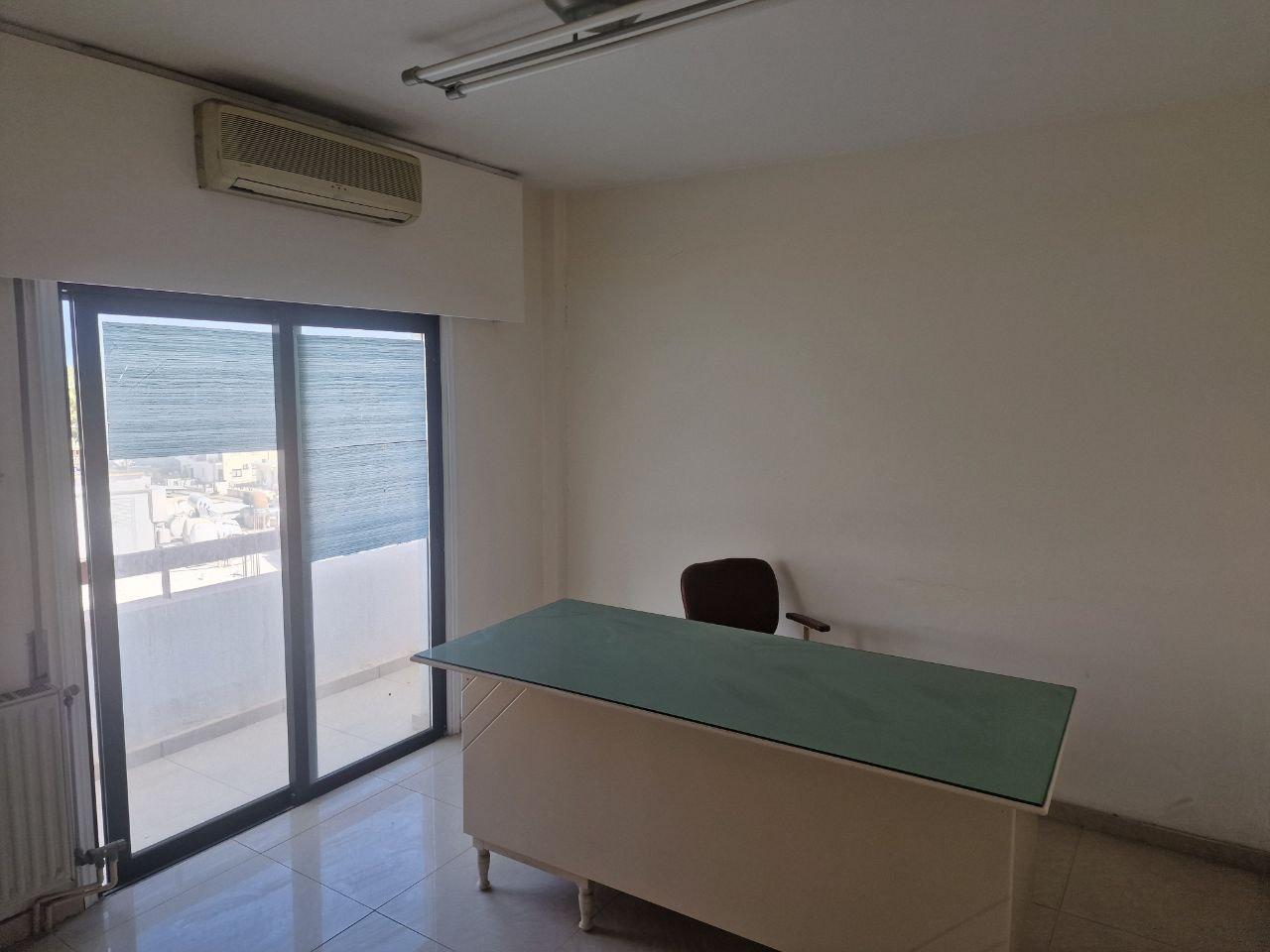Office in Larnaca №154227: https://dom.com.cy/en/catalog/rent/154227/ (dom.com.cy)