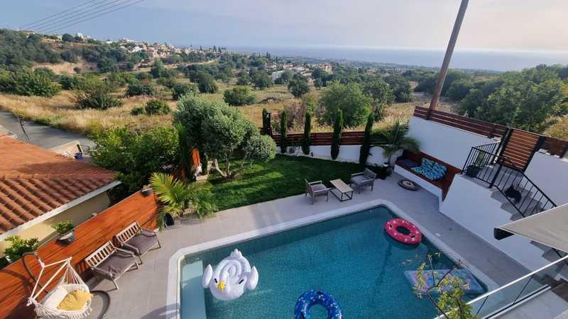 3-bedroom villa for sale: https://www.bazaraki.com/adv/5795051_3-bedroom-villa-for-sale (www.bazaraki.com)