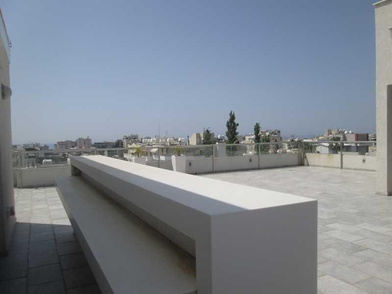 3-bedroom penthouse to rent: https://www.bazaraki.com/adv/5796952_3-bedroom-penthouse-to-rent (www.bazaraki.com)