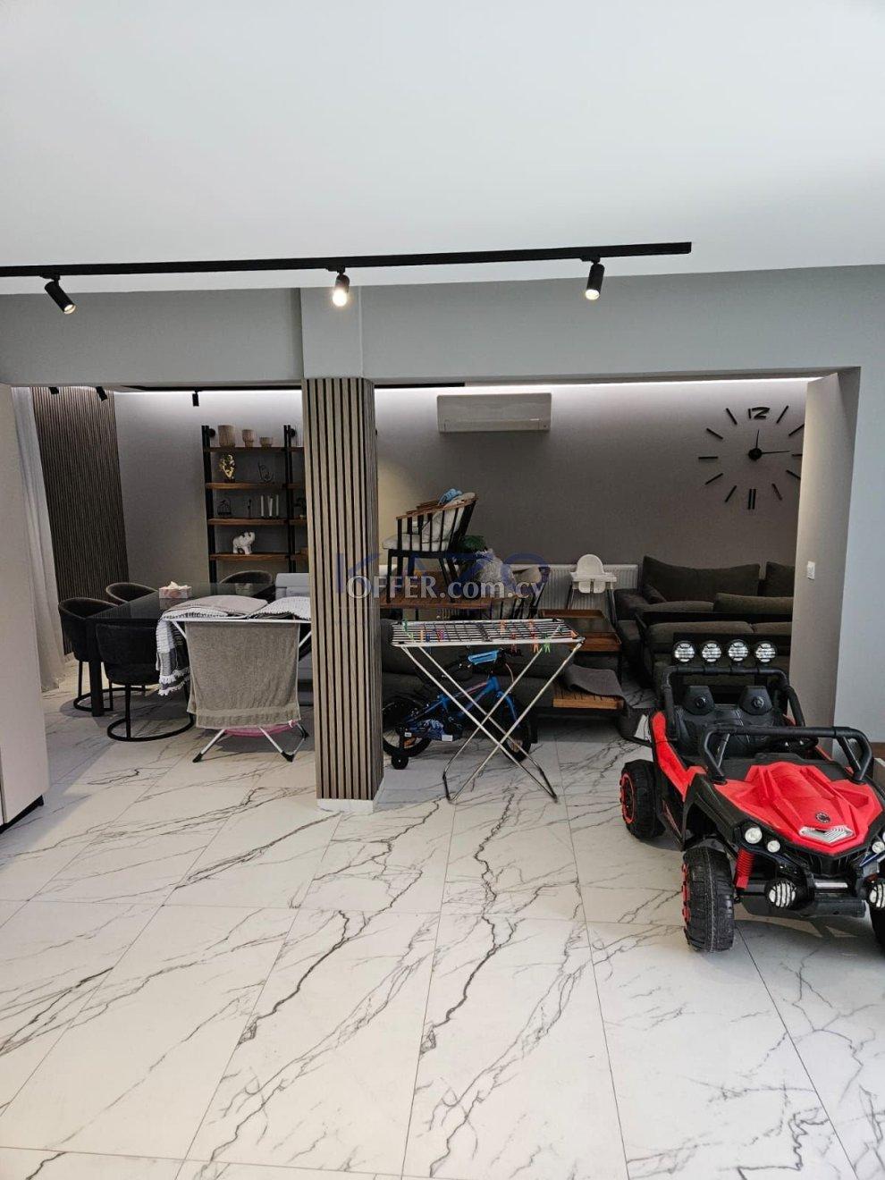 Modern 5 Bedroom Villa with Pool in Germasoyeia: https://www.offer.com.cy/en/modern-5-bedroom-villa-with-pool-in-germasoyeia/21-816293/ (www.offer.com.cy)