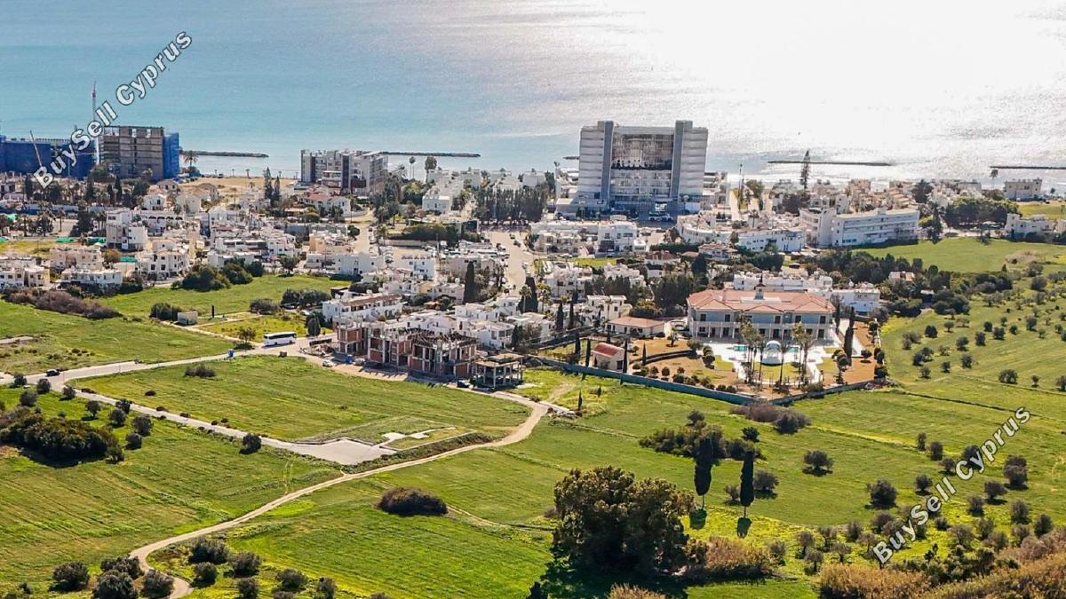 798 SQM Plot for sale in Dekeleia, Larnaca: https://www.buysellcyprus.com/property-for-sale/larnaca/dekeleia/plot-for-sale-dekeleia-larnaca-1796740.html (www.buysellcyprus.com)