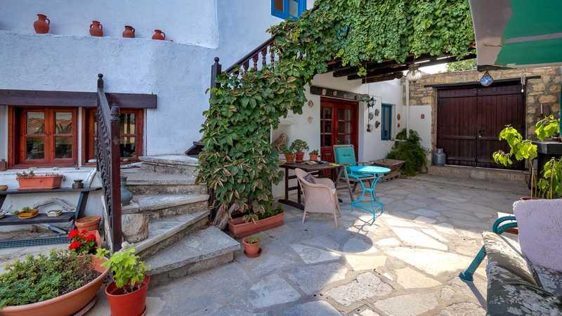 3-bedroom semi-detached for sale: https://www.bazaraki.com/adv/5795159_3-bedroom-semi-detached-for-sale (www.bazaraki.com)
