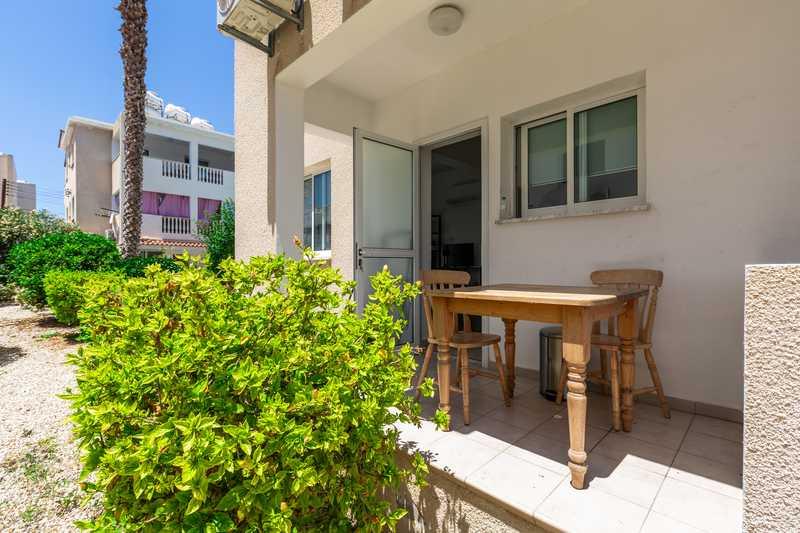 One bed flat in universal: https://www.bazaraki.com/adv/5796411_one-bed-flat-in-universal (www.bazaraki.com)