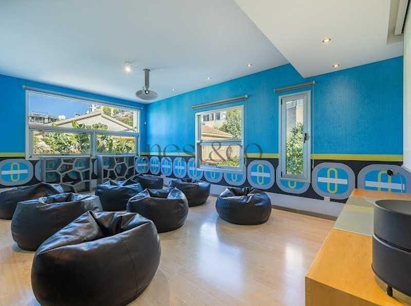 6-bedroom villa for sale: https://www.bazaraki.com/adv/5796839_6-bedroom-villa-for-sale (www.bazaraki.com)