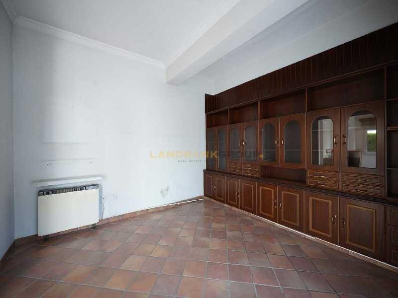 4-bedroom semi-detached for sale: https://www.bazaraki.com/adv/5786342_4-bedroom-semi-detached-for-sale (www.bazaraki.com)