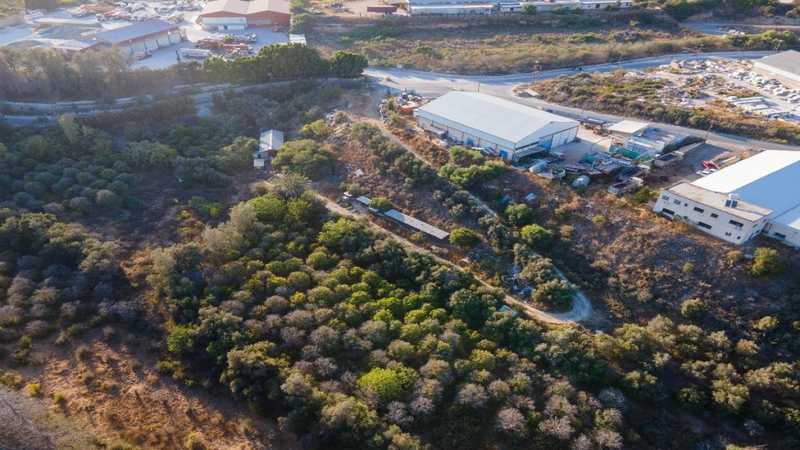 Commercial land 3670 m²: https://www.bazaraki.com/adv/5792267_commercial-land-3670-m2 (www.bazaraki.com)