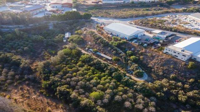 Commercial land 3670 m²: https://www.bazaraki.com/adv/5792267_commercial-land-3670-m2 (www.bazaraki.com)