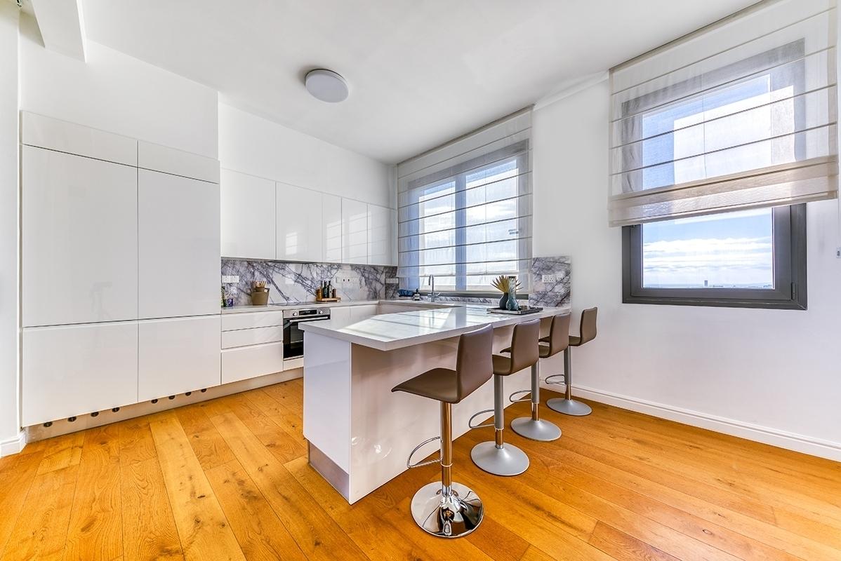 4-bedroom penthouse in Limassol №150196: https://dom.com.cy/en/catalog/rent/150196/ (dom.com.cy)