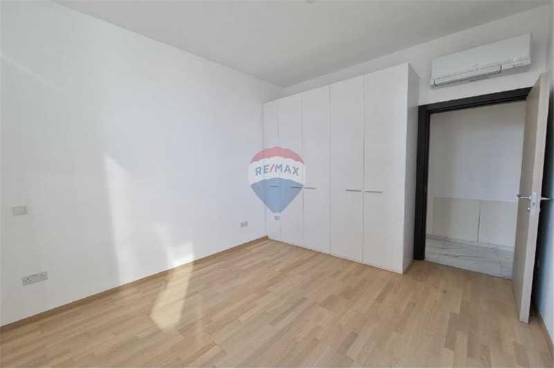 3-bedroom apartment for sale: https://www.bazaraki.com/adv/5797857_3-bedroom-apartment-for-sale (www.bazaraki.com)