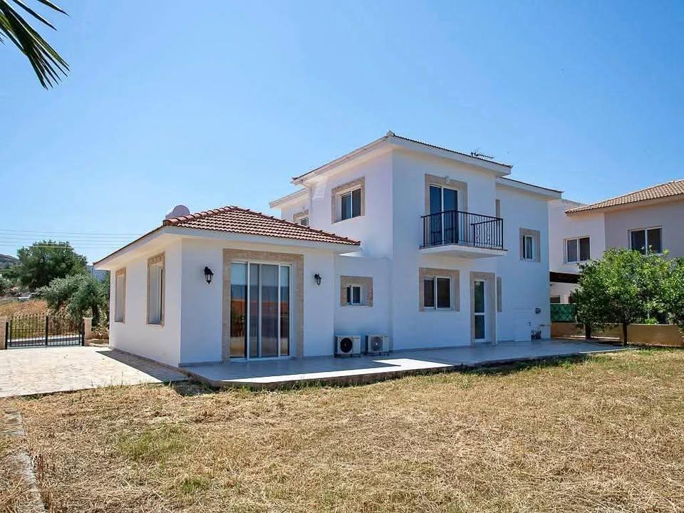 Four bedroom house in Argaka Polis Pafos for sale: https://www.facebook.com/marketplace/item/2134499610365469 (www.facebook.com)