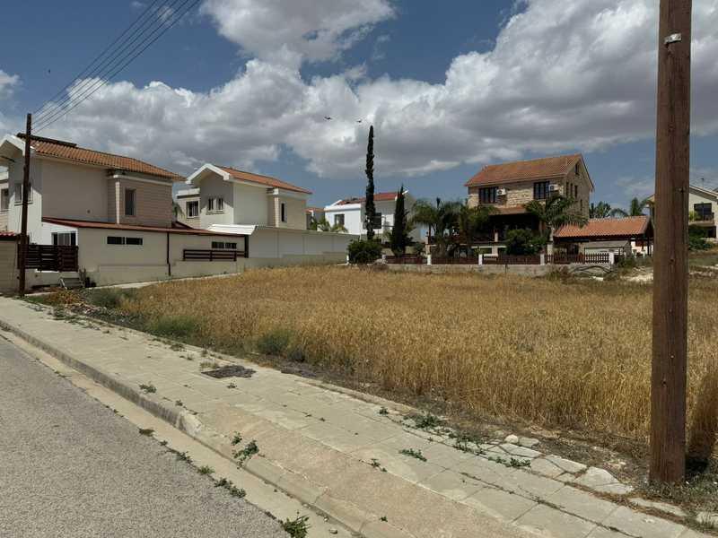 Residential land 630 m²: https://www.bazaraki.com/adv/5797522_residential-land-630-m2 (www.bazaraki.com)