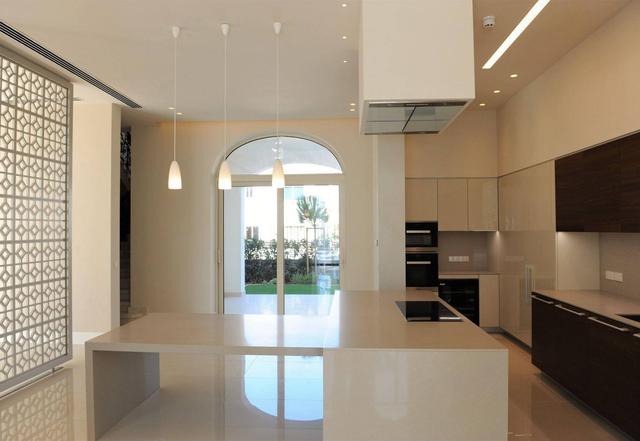 New 5-bedroom villa in Larnaca № 153399: https://dom.com.cy/en/catalog/sale/153399/ (dom.com.cy)
