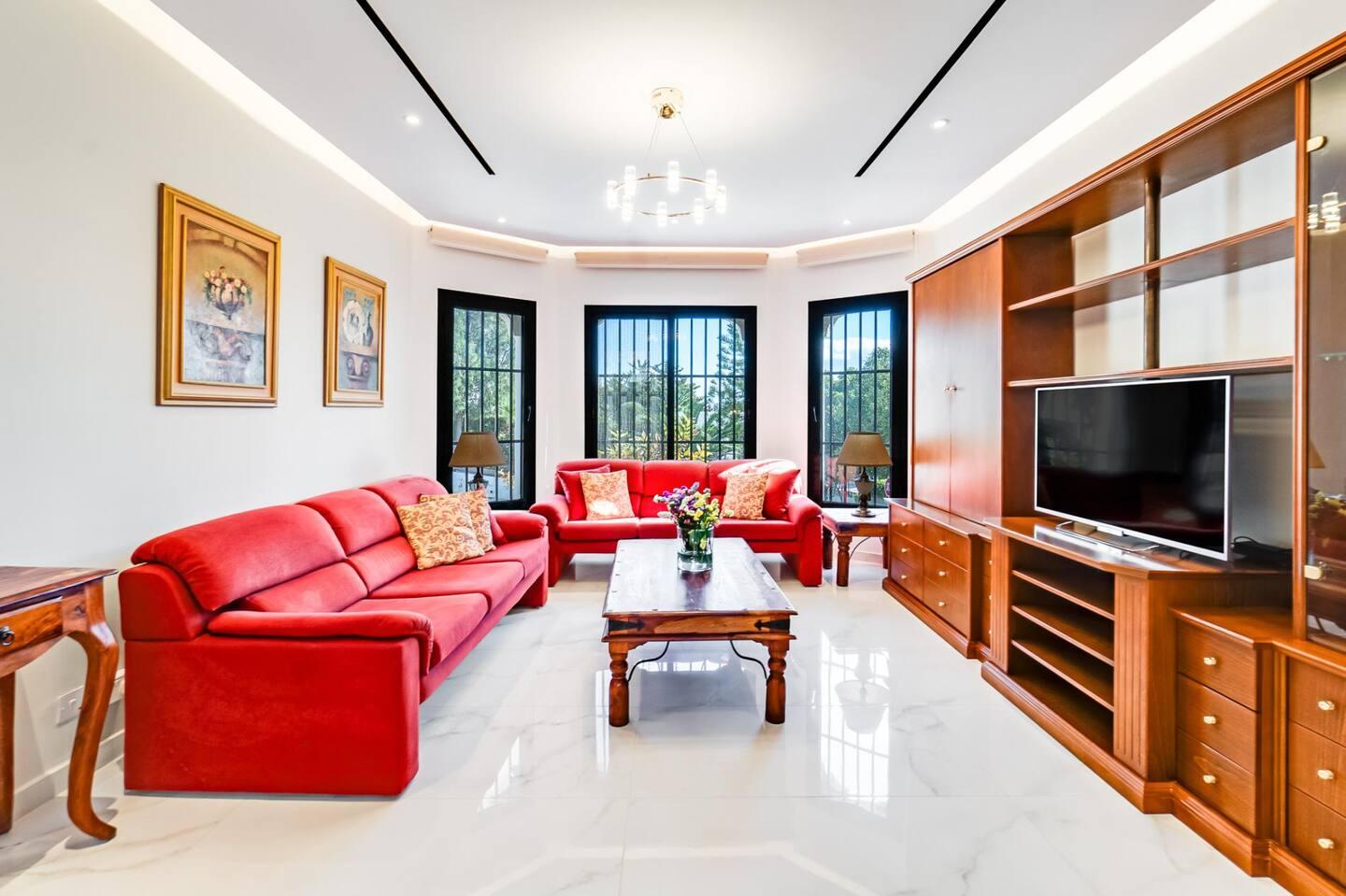 5-bedroom apartment in Paphos №152852: https://dom.com.cy/en/catalog/rent/152852/ (dom.com.cy)