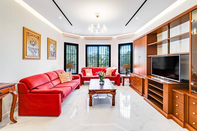 5-bedroom apartment in Paphos №152852: https://dom.com.cy/en/catalog/rent/152852/ (dom.com.cy)
