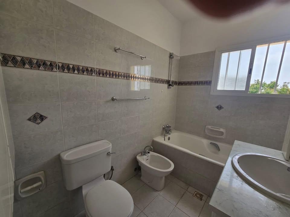 3 Beds 2 Baths House: https://www.facebook.com/marketplace/item/622762424144560 (www.facebook.com)