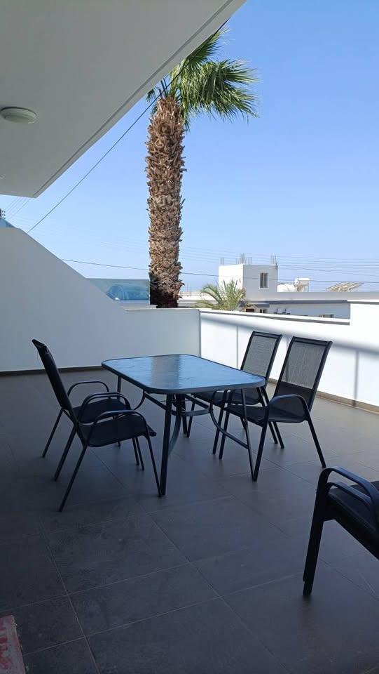 2 bedroom apartment: https://www.facebook.com/marketplace/item/1655925221782802 (www.facebook.com)