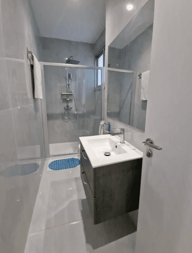 3-bedroom apartment to rent: https://www.bazaraki.com/adv/5786973_3-bedroom-apartment-to-rent (www.bazaraki.com)